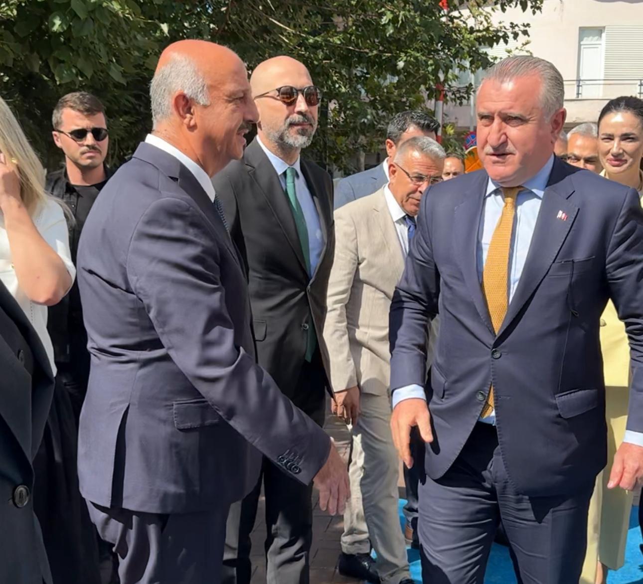 Gençlik ve Spor Bakanı Aydın’da… Söke Belediye Başkanı Arıkan karşılamayı kaçırmadı