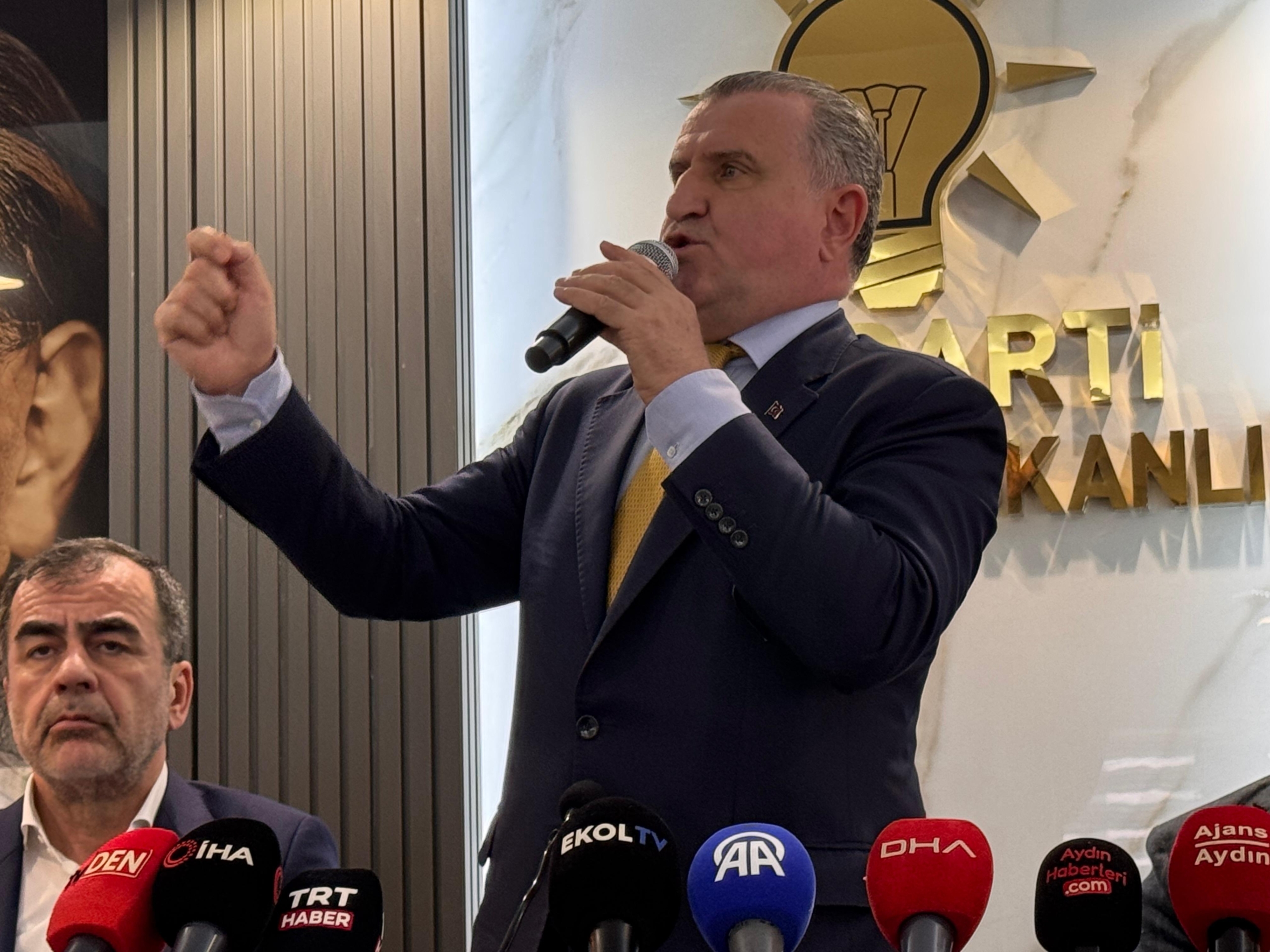 Bakan Bak, Erdoğan’ı dilinden düşürmedi
