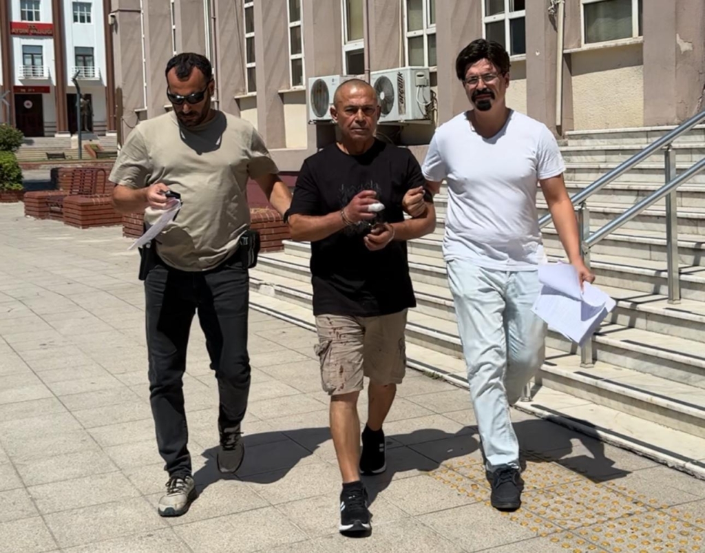 Efeler'de dehşet saçmıştı! İlk değilmiş... 5 WhatsApp Image 2025 08 22 at 23.01.42