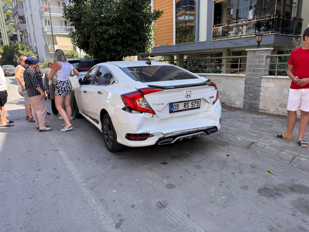 Efeler'de ortalık savaş alanına döndü 6 WhatsApp Image 2025 08 27 at 14.47.35 1
