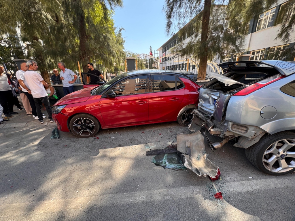 Efeler'de ortalık savaş alanına döndü 7 WhatsApp Image 2025 08 27 at 14.47.36