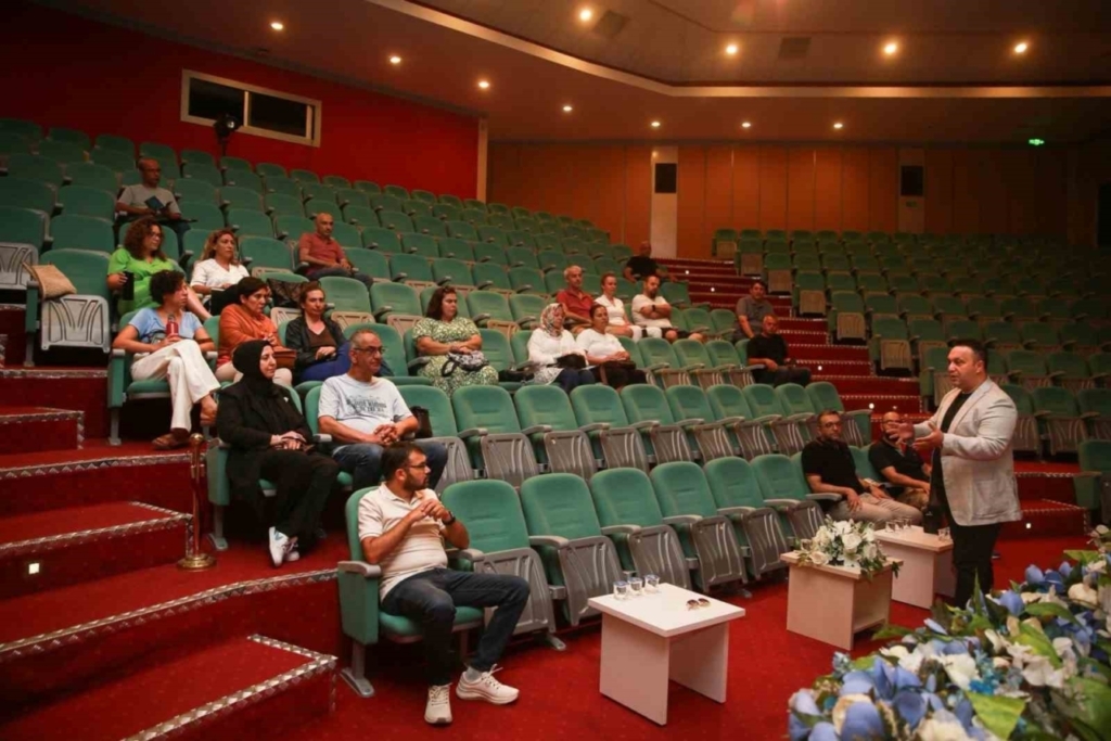 Aydın Adnan Menderes Üniversitesi Bilim Şenliği’ne Hazırlanıyor 5 Aydın Adnan Menderes Üniversitesi, ilk kez düzenlenecek Bilim Şenliği öncesinde bilgilendirme toplantısı gerçekleştirdi. Etkinlikte proje destekleri anlatıldı.