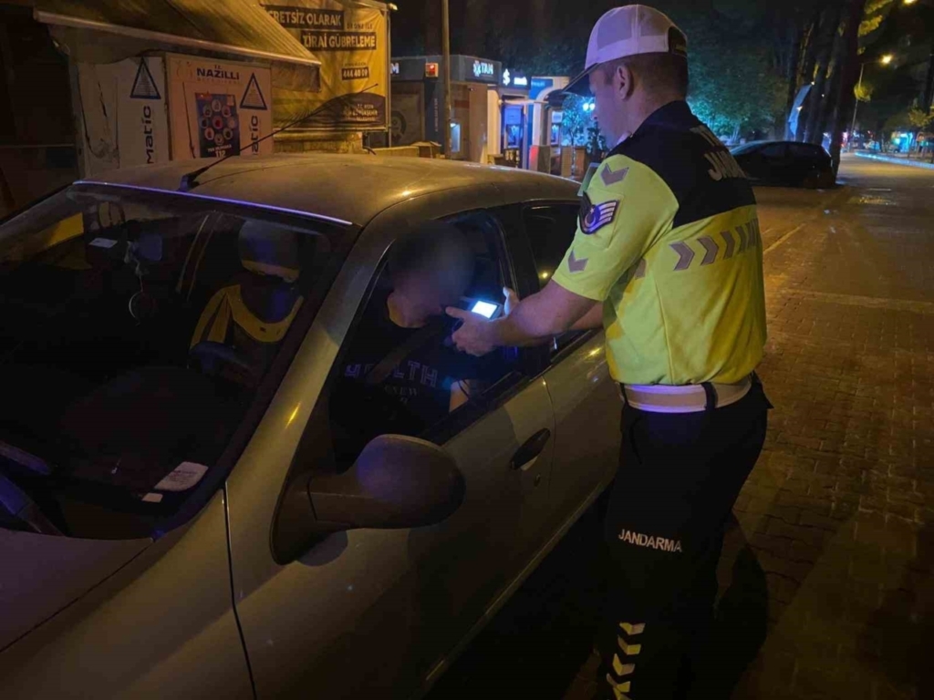 aydin jandarmasindan gece denetimi c736becbb232