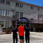 Aydın’da jandarmadan aranan şahıslara darbe: 25 kişi yakalandı 1 Aydın’da jandarmadan aranan şahıslara darbe: 25 kişi yakalandı