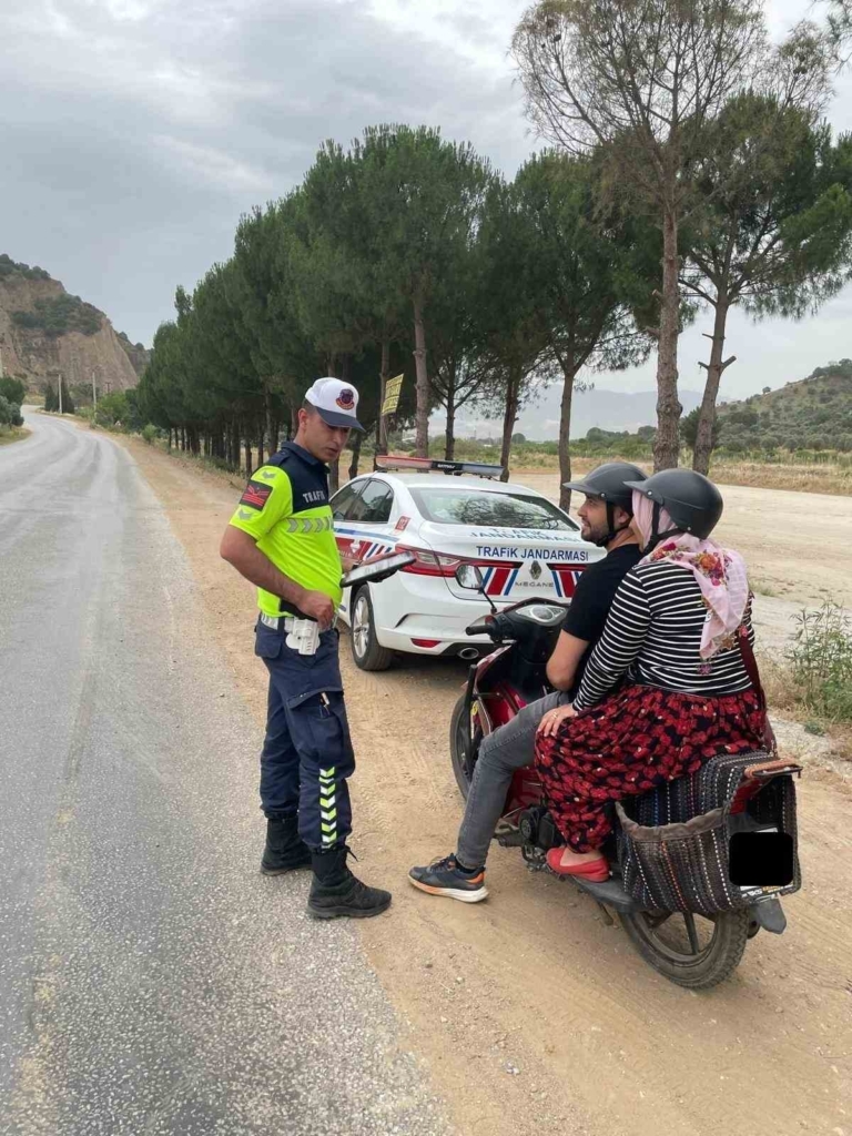 aydinda jandarmadan trafik denetimi 00975b2ea047