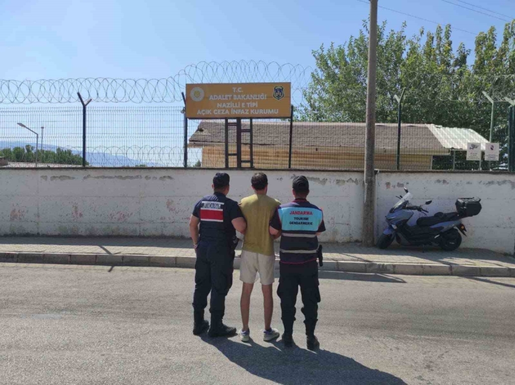 Aydın’da JASAT timlerinden aranan şahıslara operasyon: 15 kişi yakalandı 5 Aydın JASAT