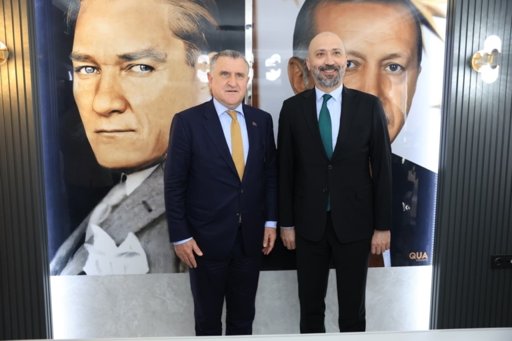 Söke'li Başkan Arıkan, AK Parti'ye çabuk ısındı 5 baskan arikandan bakan baka soke dosyasi 011b567bbc53