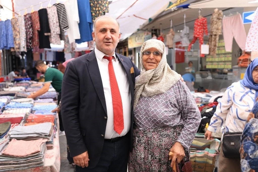 Başkan Aytekin Kaya, Cuma Pazarında vatandaşlarla buluştu 5 baskan kaya cuma pazarinda vatandaslarla bulustu e660061b46a6