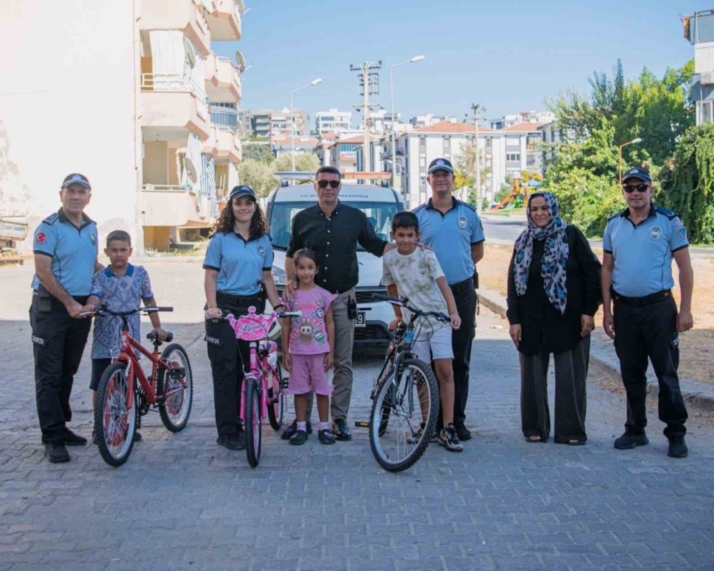 Aydınlı çocuklar, azmetti ve başardı 2 bisiklet parasi kazanmak icin tezgah acan cocuklar hayallerine erken kavustu 56b7cdd8b22c