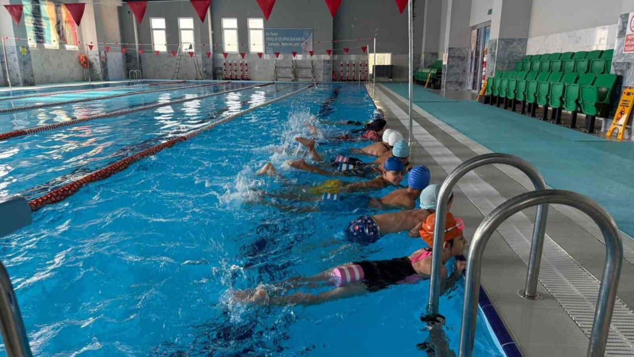 Bozdoğan’da yüzme bilmeyen kalmıyor