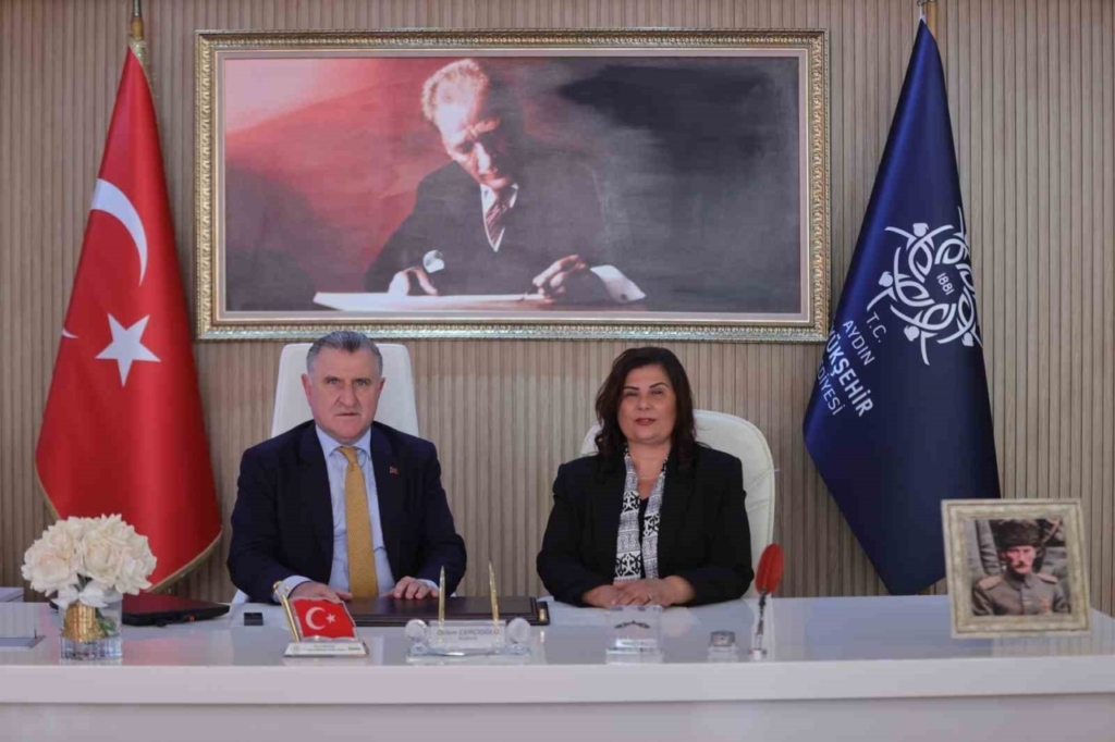 buyuksehirin ilk misafiri bakan bak oldu 1cbf15e61433