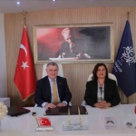 AKP'li Aydın Büyükşehir Belediyesi'nin ilk misafiri Bakan Bak oldu 11 Büyükşehir’in ilk misafiri Bakan Bak oldu