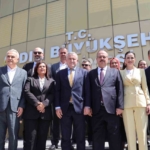 AKP'li Aydın Büyükşehir Belediyesi'nin ilk misafiri Bakan Bak oldu 12 Büyükşehir’in ilk misafiri Bakan Bak oldu