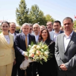 AKP'li Aydın Büyükşehir Belediyesi'nin ilk misafiri Bakan Bak oldu 14 Büyükşehir’in ilk misafiri Bakan Bak oldu