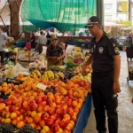 Çine’de zabıta ekiplerinden pazar yerinde sıkı denetim 6 Çine’de zabıta ekiplerinden pazar yerinde sıkı denetim