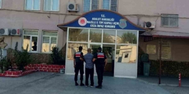 Dokuz ayrı suçtan aranan şahıs, Buharkent’te yakalandı 46 Dokuz ayrı suçtan aranan şahıs, Buharkent’te yakalandı