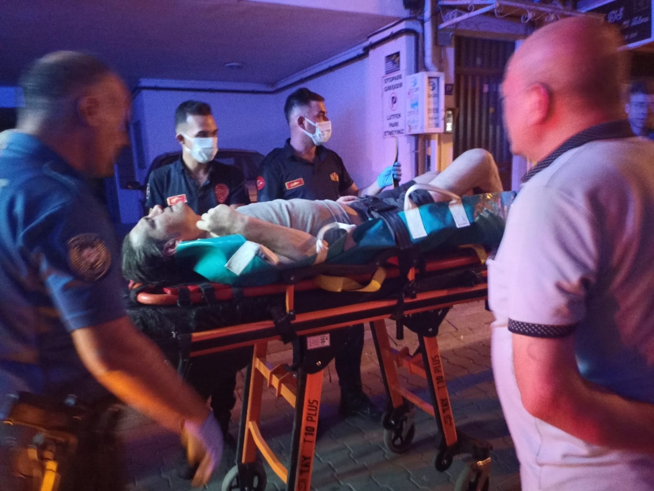 Aydın’da evde düşen şahsın imdadına polis ve itfaiye ekipleri yetişti