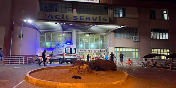 Aydın’da otomobil ağaca çarptı: 4 yaralı