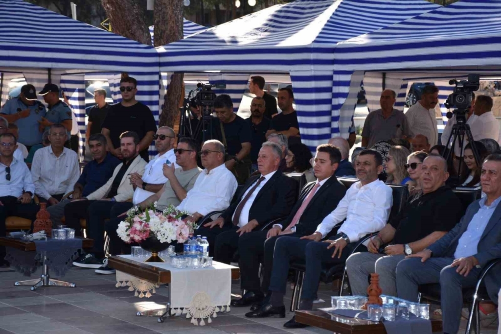 karacasudaki festivalde 13 bucuk metrelik tahinli pide yapildi eadd0b53413d