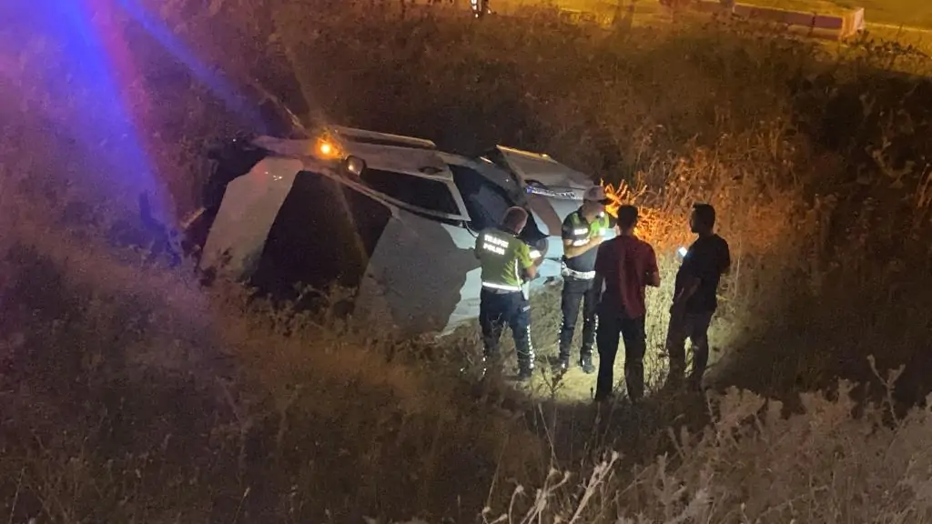 Poligon tepesinden düşen otomobil