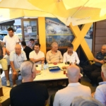 Kuşadası protokolünden arkadaşlarını kaybeden taksicilere taziye ziyareti 6 Kuşadası protokolünden arkadaşlarını kaybeden taksicilere taziye ziyareti