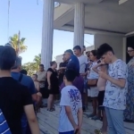 Kuşadası Vav Otel çalışanları alacaklarının verilmediği gerekçesiyle eylem başlattı 5 Kuşadası Vav Otel çalışanları alacaklarının verilmediği gerekçesiyle eylem başlattı