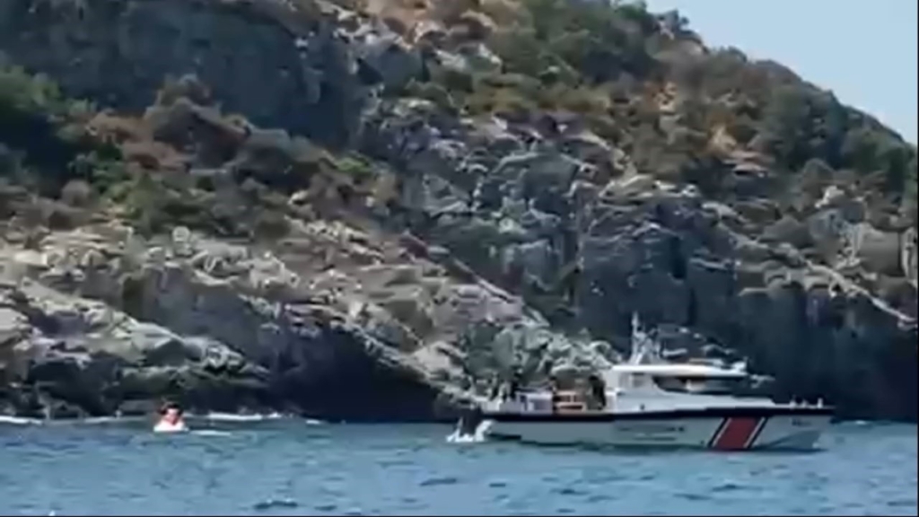 Türkmen Mahallesi Sahilinde Trajik Olay: Denizde Ölü Bulundu 2 kusadasinda denizde bir kisi olu bulundu be3e05349dbe