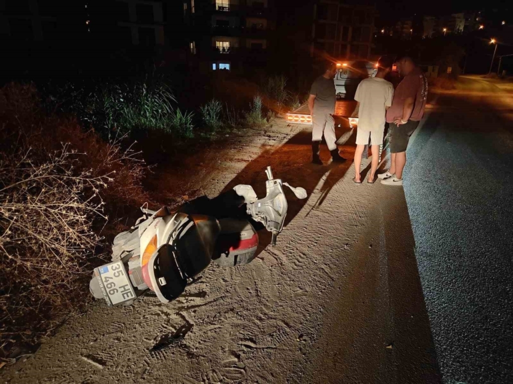 Kuşadası’nda otomobil ile motosiklet kafa kafaya çarpıştı: 1 ölü 5 kusadasinda otomobil ile motosiklet kafa kafaya carpisti 1 olu aea968aa8389