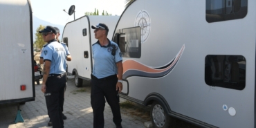 Kuşadası’nda zabıta ekiplerinden çadır ve karavan denetimi 8 Kuşadası’nda zabıta ekiplerinden çadır ve karavan denetimi