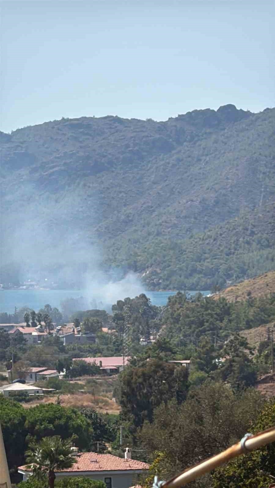 Marmaris Hisarönü’nde çıkan yangın kısa sürede söndürüldü