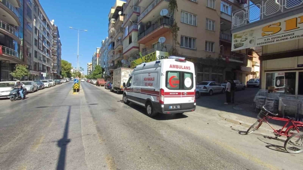 Aydın'da motosikletle otomobil çarpıştı: 1 yaralı 2 motosikletle otomobil carpisti 1 yarali 1ad7c1032a2e