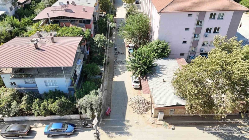 Nazilli Belediyesi altyapı sonrası deforme olan yolları yeniliyor 8 nazilli belediyesi altyapi sonrasi deforme olan yollari yeniliyor 084c68a7655d