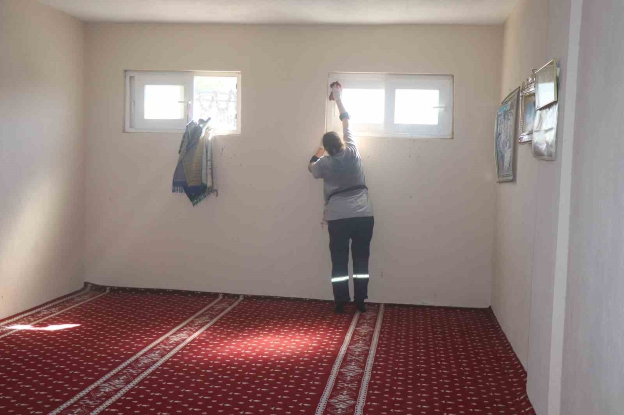 Nazilli Belediyesi’nden kapalı pazar mescitlerinde kapsamlı temizlik