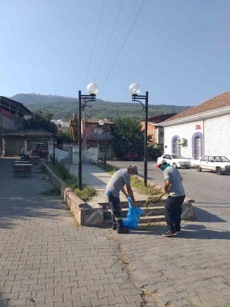 Nazilli Belediyesi’nden Pirlibey’de temizlik atağı 4 nazilli belediyesinden pirlibeyde temizlik atagi 67b140dd3817