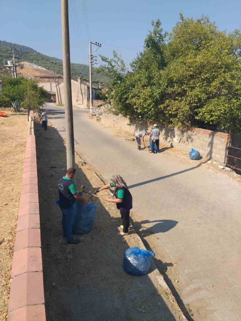 Nazilli Belediyesi’nden Pirlibey’de temizlik atağı 2 nazilli belediyesinden pirlibeyde temizlik atagi 91dc2384c4c8