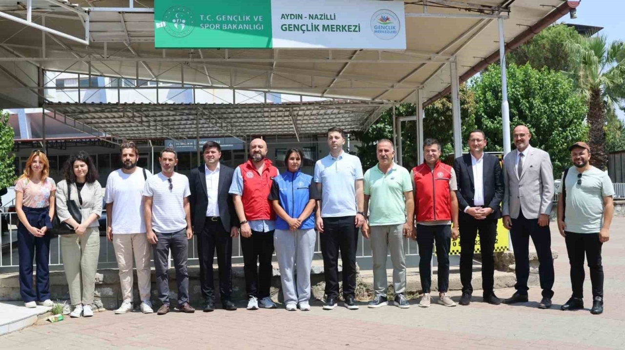 Nazilli Gençlik Merkezi’nde incelemelerde bulunuldu