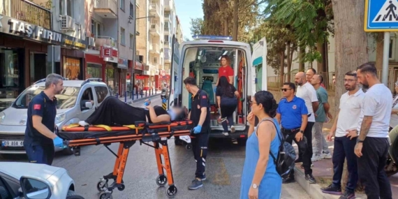 Efeler’de otomobilin sıkıştırdığı iddia edilen motosiklet sürücüsü yaralandı