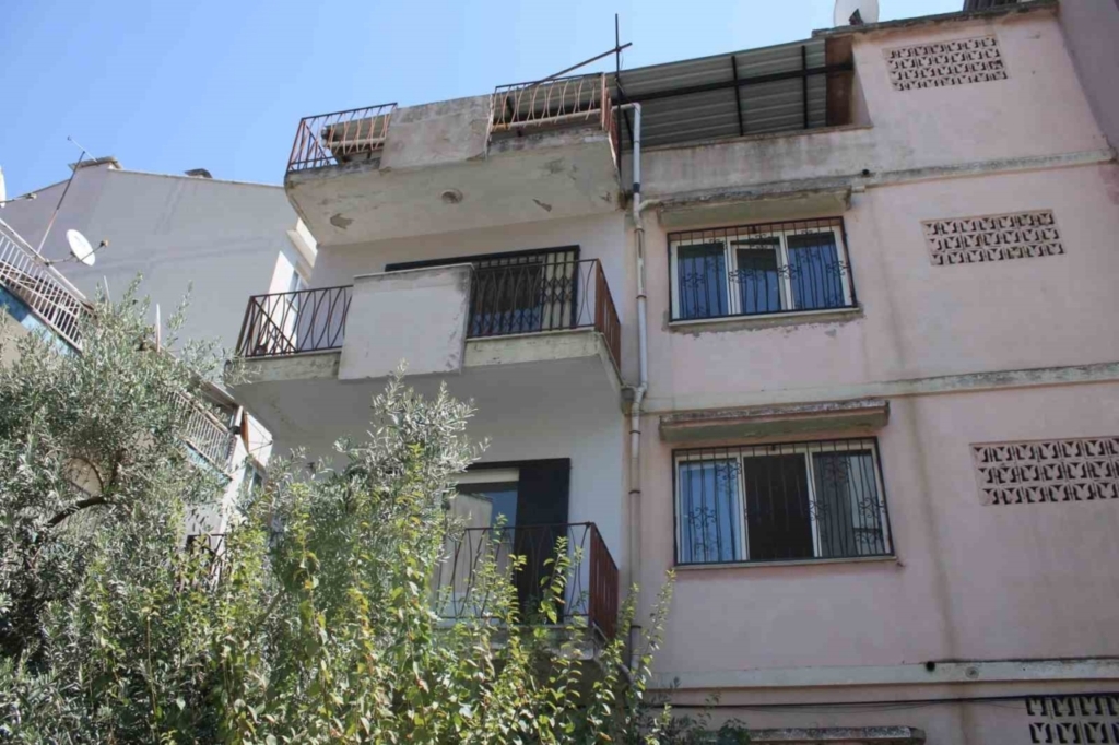 sevimli kediyi kurtarmak icin tum ekipler seferber oldu o kurtarilacagi anda atlayip gitti 882c003dab80