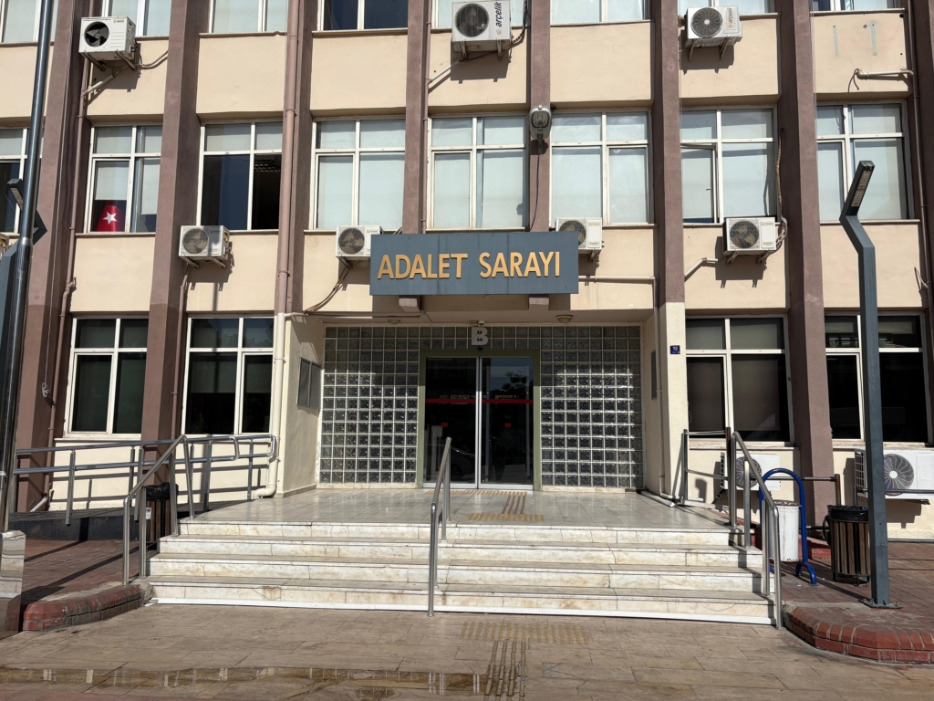 Aydın’da Cumhurbaşkanı Recep Tayyip Erdoğan’a hakaret eden 2 kardeşe ev hapsi cezası verildi 1 WhatsApp Image 2025 09 03 at 16.58.27 1
