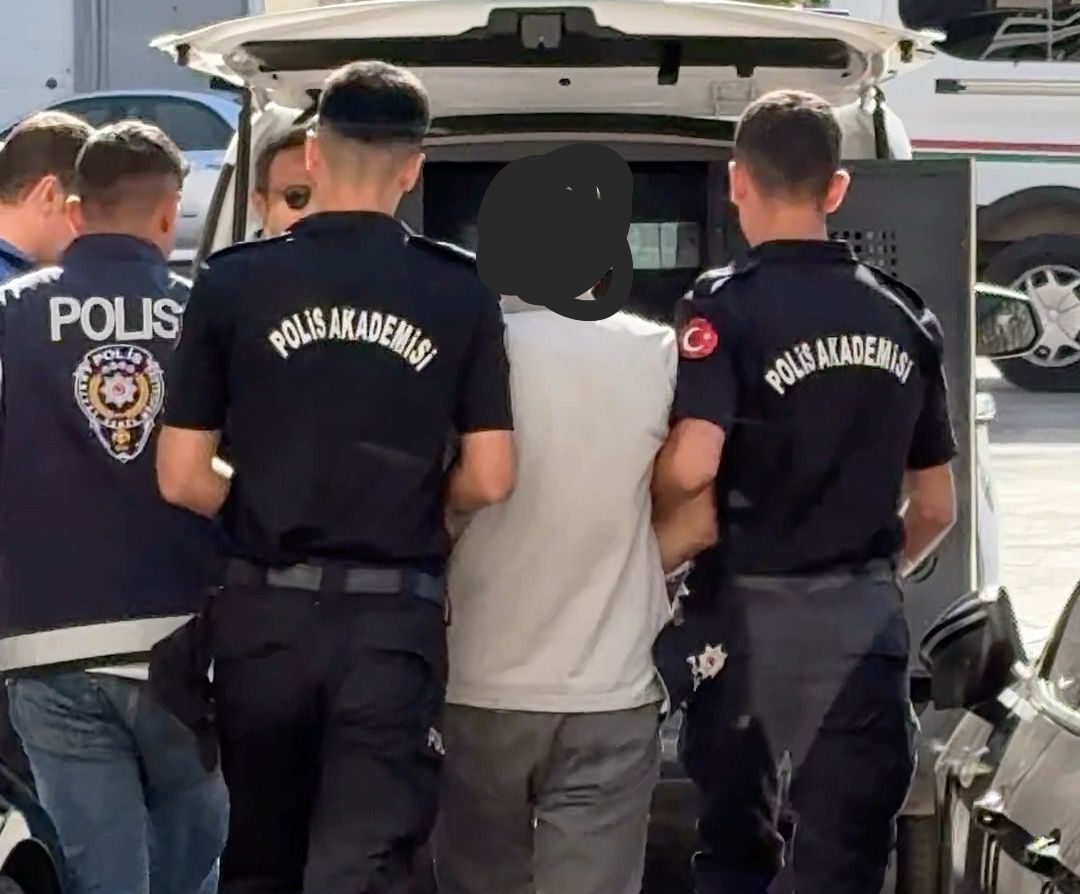 Efeler’de tanımadığı çocuğu kucağına aldı ve tutuklandı