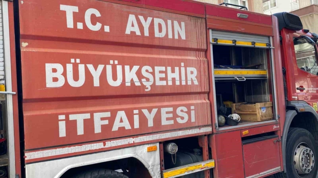 apartmanlarin arasindan yukselen dumanlar ekipleri harekete gecirdi 16dbcc0dc8b6