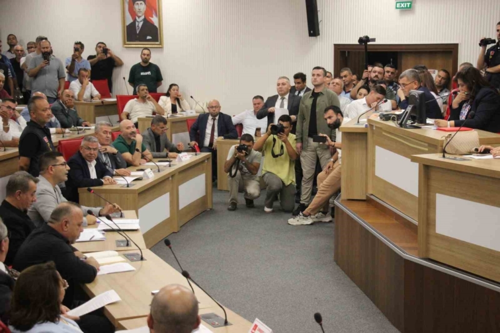 aydin buyuksehir belediye meclisi 2 defa ertelendi c84a9aaae8d0