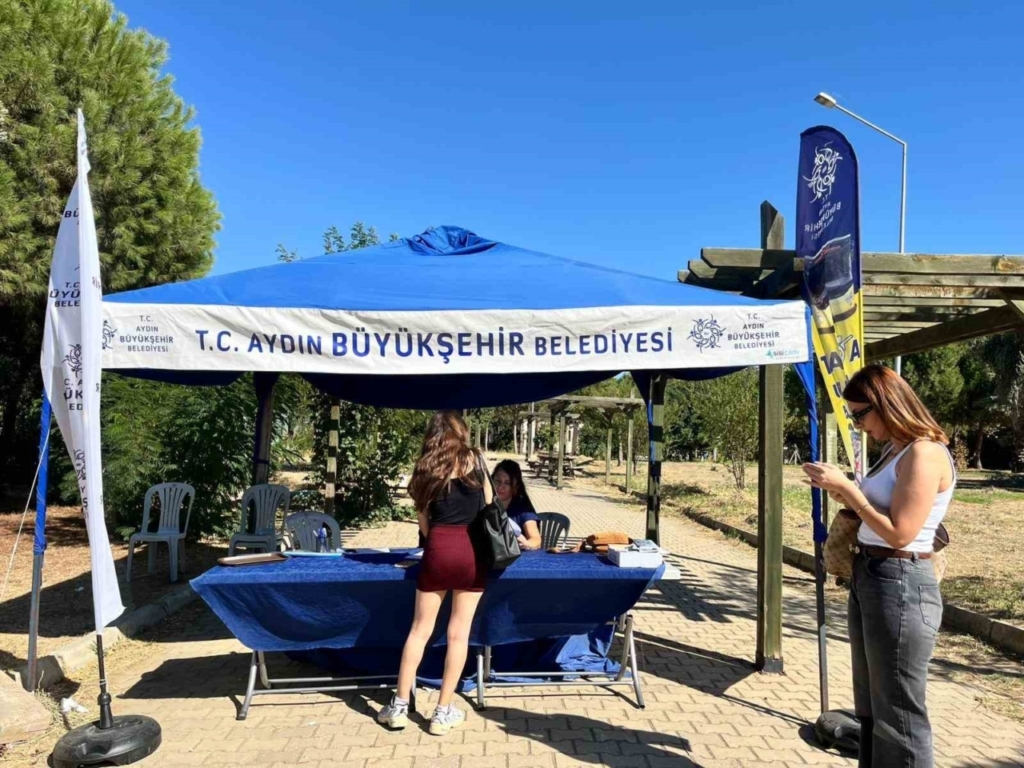 aydin buyuksehir belediyesinden universite ogrencilerine aykart hizmeti 45efbdaa0f26