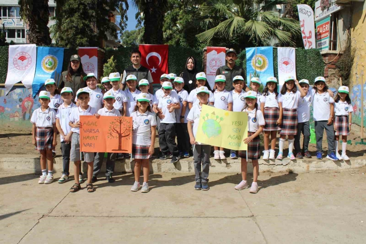 Aydın’da ilk ders zili çaldı, 200 bin öğrenci ders başı yaptı