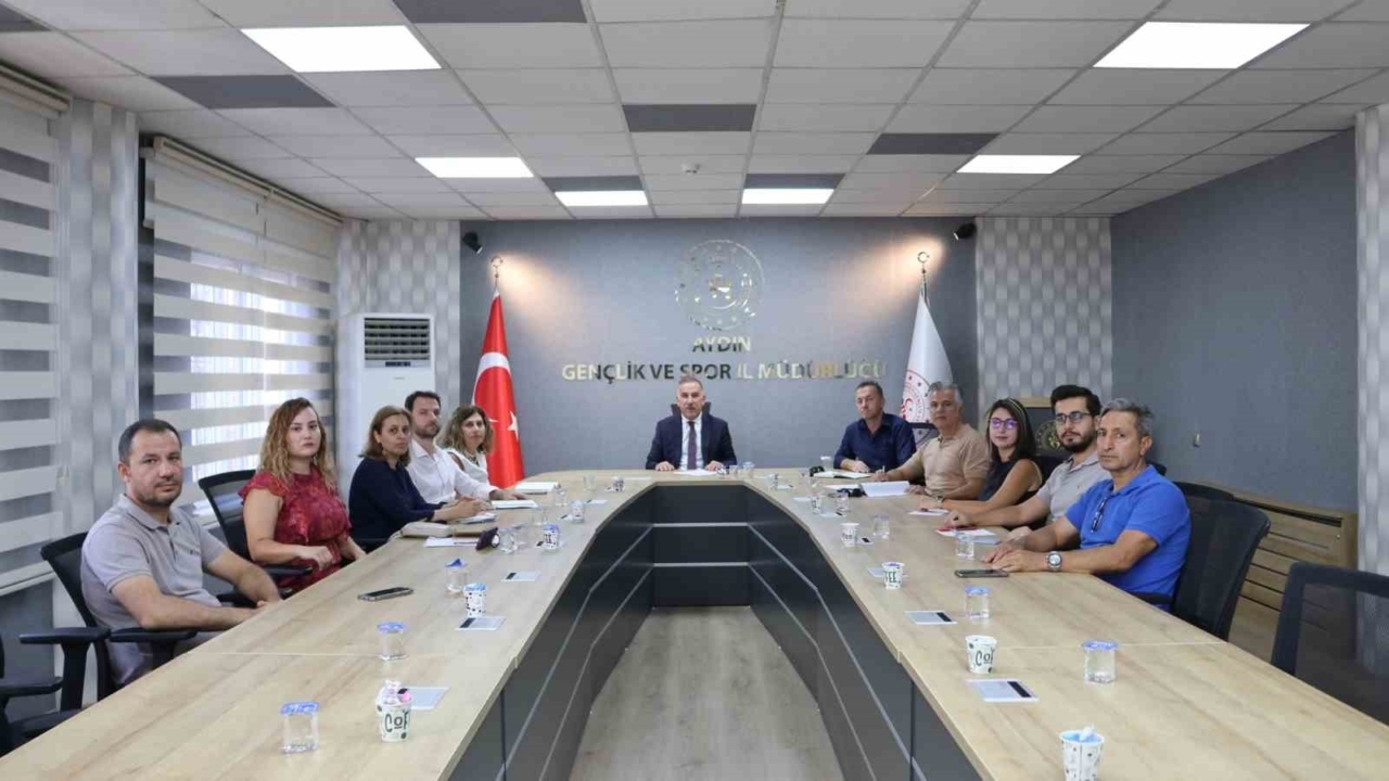 Aydın’da öğrencilere yönelik uyum programı toplantısı düzenlendi 7 Aydın’da öğrencilere yönelik uyum programı toplantısı düzenlendi