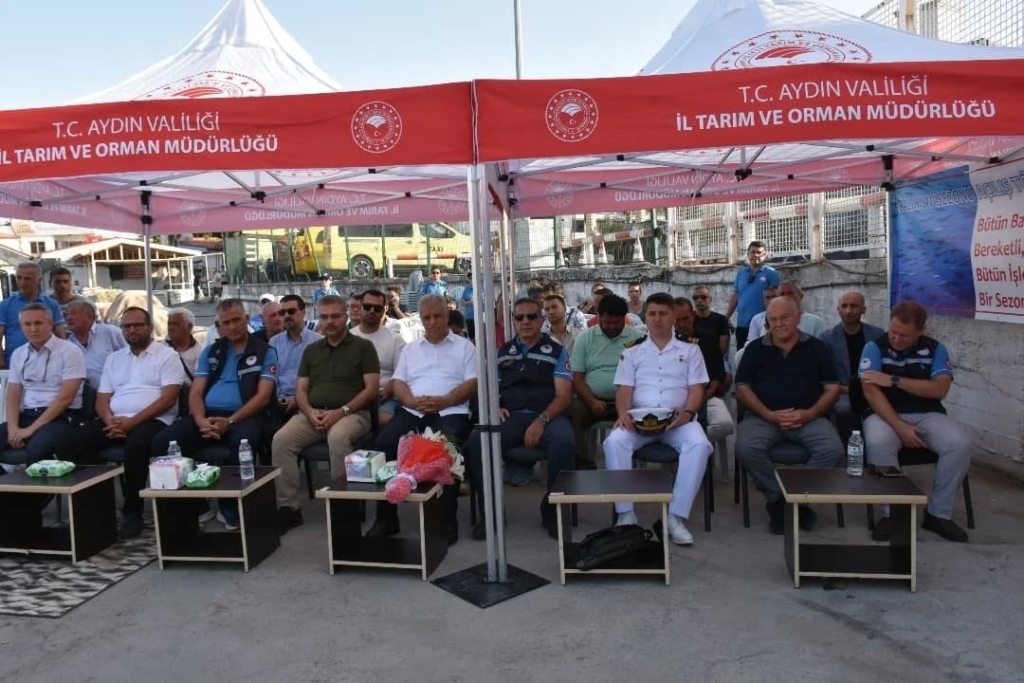 Aydınlı balıkçılar ‘Vira Bismillah’ diyerek denize açıldı 8 aydinli balikcilar vira bismillah diyerek denize acildi 8f35886bd39f