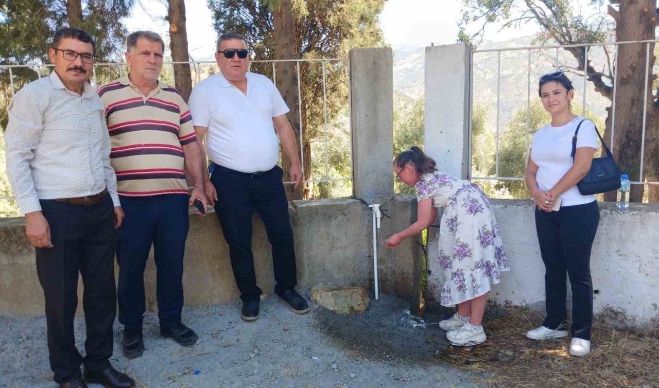 Azra için özel hat döşendi, tüm çocuklar kaynak suya ulaştı 1 Azra için özel hat döşendi, tüm çocuklar kaynak suya ulaştı
