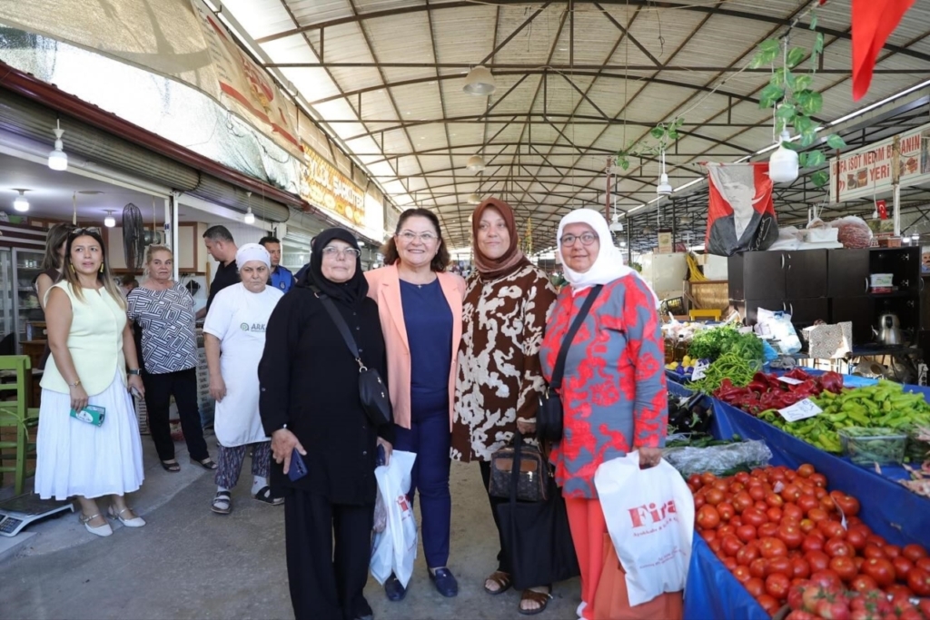 baskan gencay halk pazarinda vatandaslari dinledi 212f20206fe8
