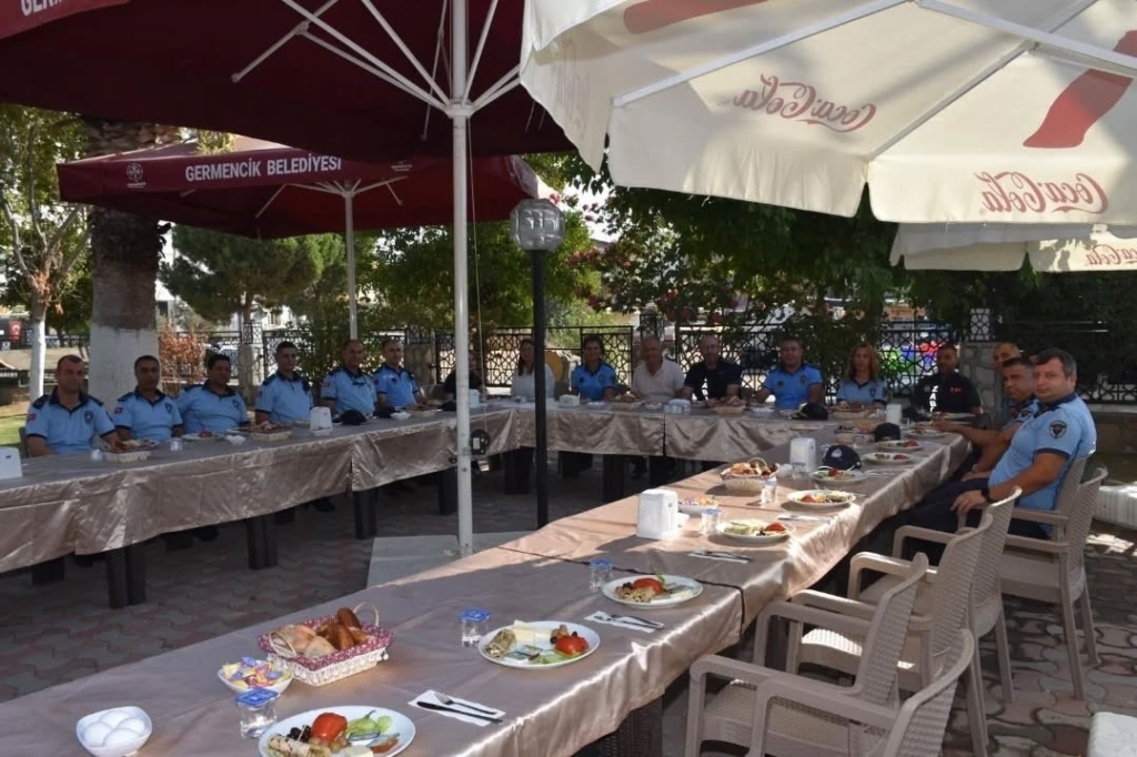 Germencik Belediye Başkanı Zencirci’den zabıta personeline kahvaltılı kutlama 5 baskan zencirciden zabita personeline kahvaltili kutlama e205f76a75b4