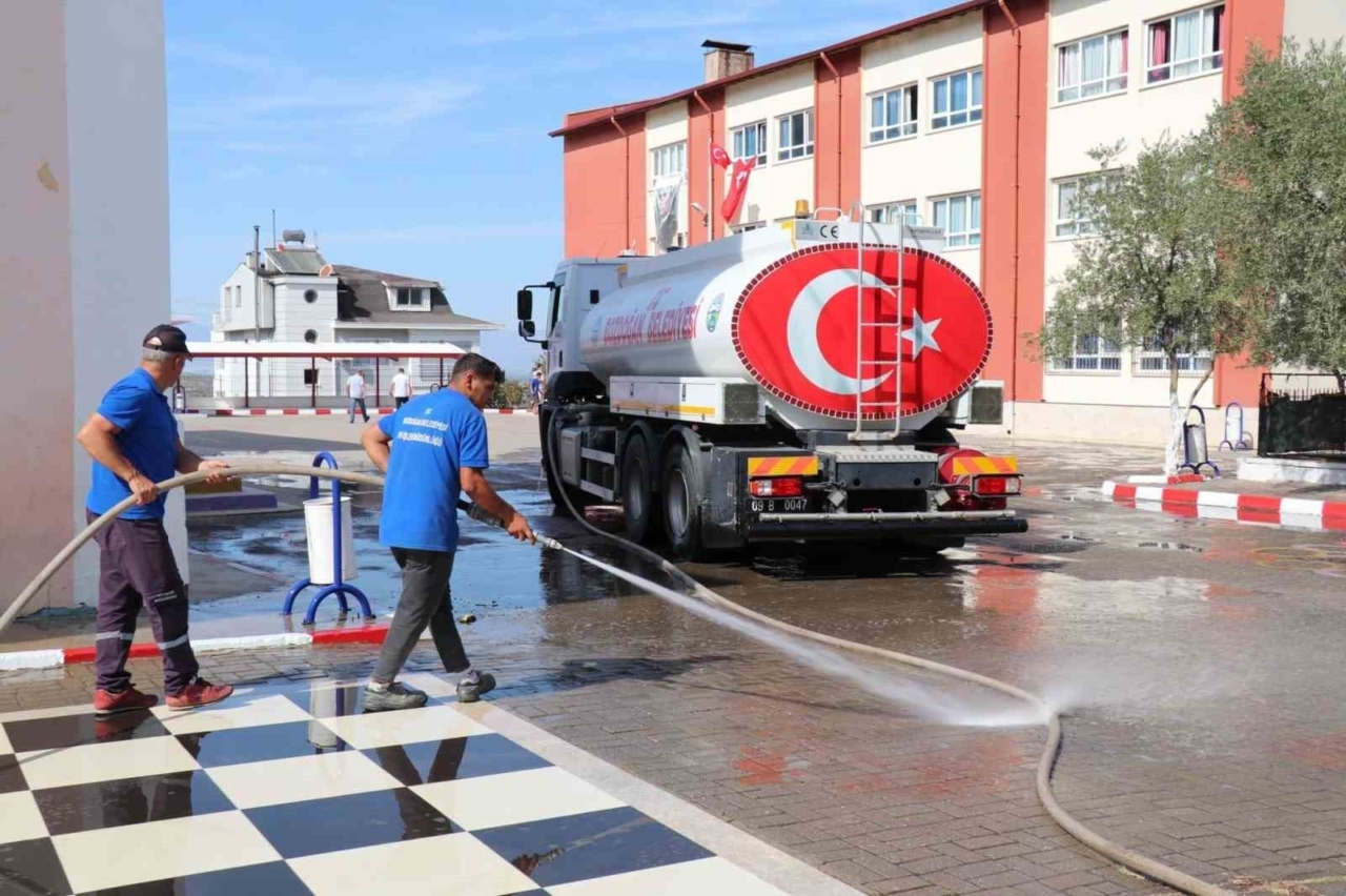 Bozdoğan Belediyesi okullardaki çalışmaları tamamladı
